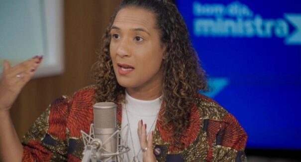 Ministra Anielle Franco diz que que os termos ‘denegrir’ e ‘buraco negro’ são racistas
