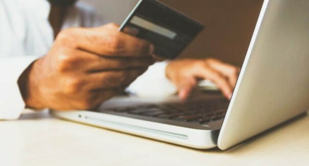Confira lista de sites que devem ser evitados na Black Friday