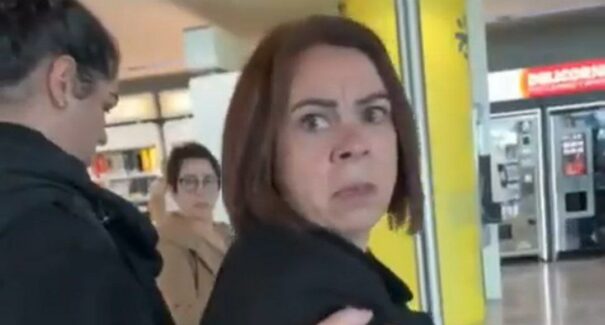 VÍDEO: Brasileira sofre ataque xenofóbico em aeroporto de Portugal