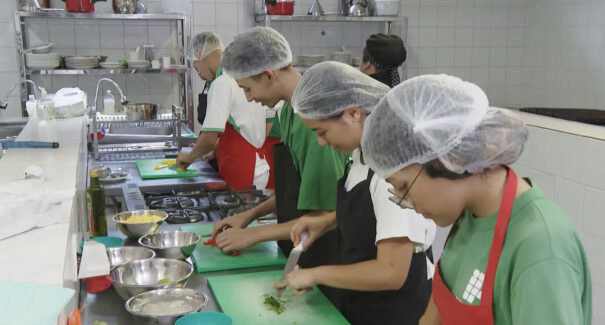 Desemprego cai de 8% para 7,7% no país no terceiro trimestre do ano