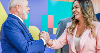 Lula sanciona projeto relatado por Ana Paula Lobato que regulamenta a profissão de sanitarista