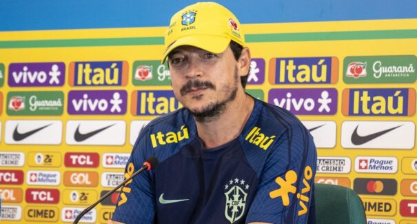 Diniz prevê dificuldades contra a Colômbia: “Muito calor em Barranquilla e o apoio maciço da torcida local”