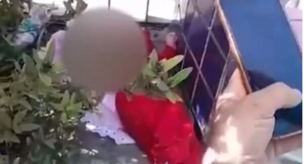 Mãe que abandonou bebê se apresenta à polícia alegando transtornos mentais