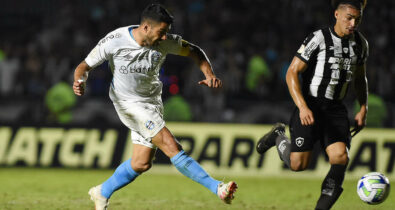 Botafogo volta a perder e agora divide liderança com Grêmio e Palmeiras