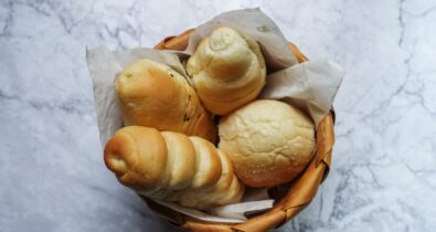 Celebrando o dia do trigo: sete tipos de pão e seus usos em receitas