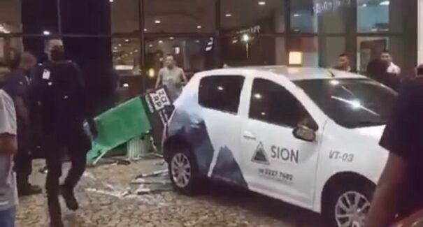 Carro de vigilância atropela pedestres em frente ao Rio Anil Shopping