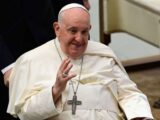 Vaticano atualiza estado de saúde do papa Francisco e revela diagnóstico hospitalar