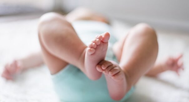 OMS libera leite de vaca para crianças entre 6 a 11 meses que não mamam