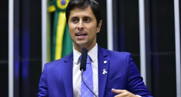 Proposta de Duarte prevê piso salarial para veterinários e zootecnistas de R$ 9.696