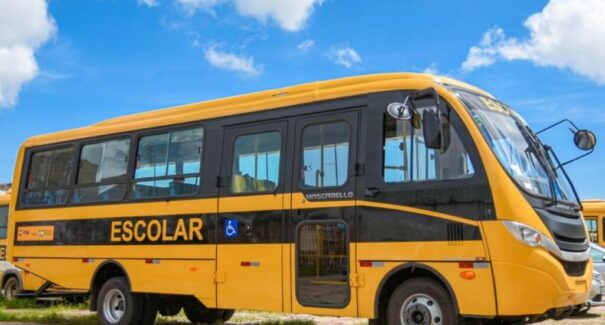 Ônibus escolar é roubado de dentro da garagem da Secretaria Municipal de Educação