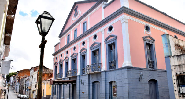 Projeto “Vivendo o Teatro” movimenta o Arthur Azevedo com oficinas e experiências cênicas