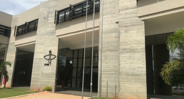 Em nota, CNBB pede que que seja assegurada a garantia dos territórios aos povos indígenas