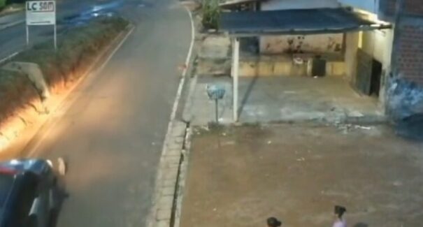 Cachorro morre atropelado por viatura da PM em Colinas
