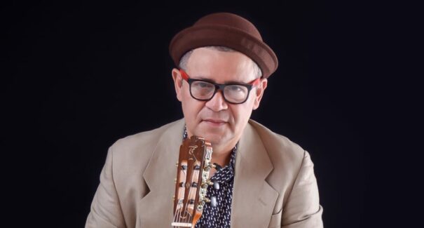 Tatto Costa apresenta seu show “Versões” no sábado (16), em São Luís