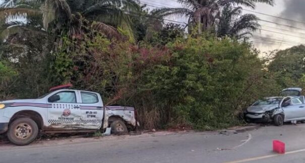 Carro e viatura da Polícia Militar colidem na MA-204, em Paço do Lumiar