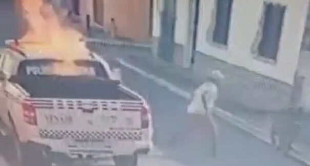 Homem é flagrado ateando fogo em viatura da PM em Humberto de Campos