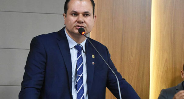 Vereador Umbelino Júnior é afastado e investigado por desvio de salários na Câmara de São Luís