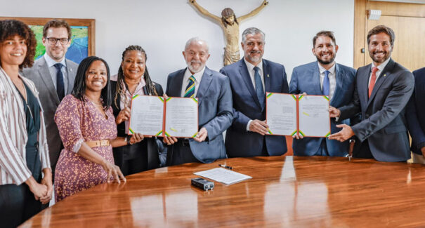 Lula sanciona leis de cota no cinema e na TV paga
