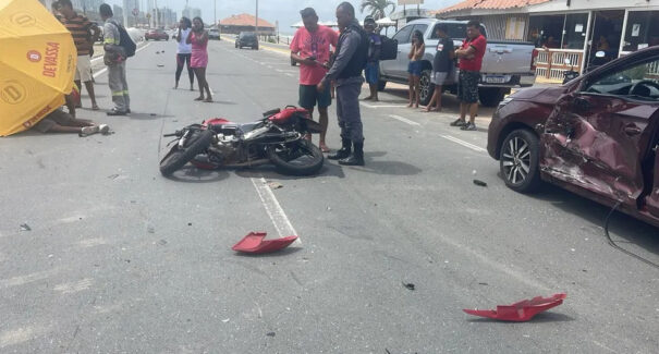 Acidente entre carro e moto tem um morto na Avenida Litorânea