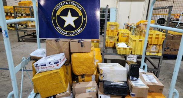 Operação da Receita Federal apreende drogas, anabolizantes e mercadorias