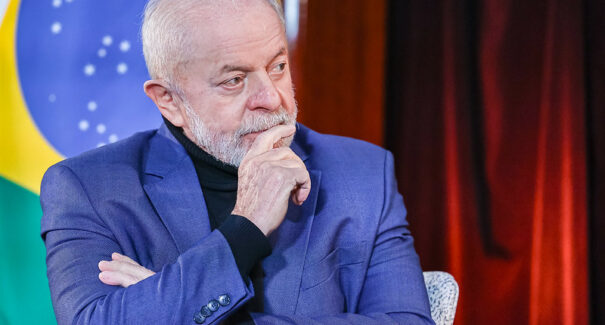 Pesquisa aponta que 62% acham que Lula não deveria se candidatar à reeleição