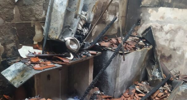 Incêndio destrói casa no bairro do João Paulo