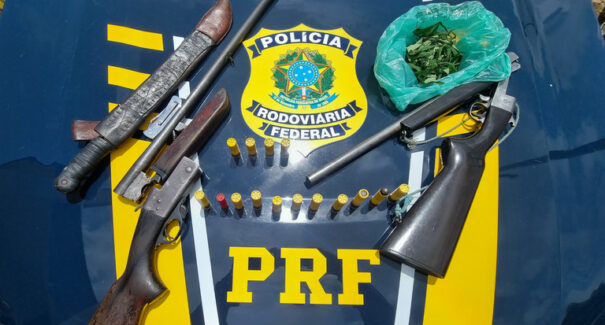Dupla é detida pela PRF com armas e maconha na BR-222, no MA