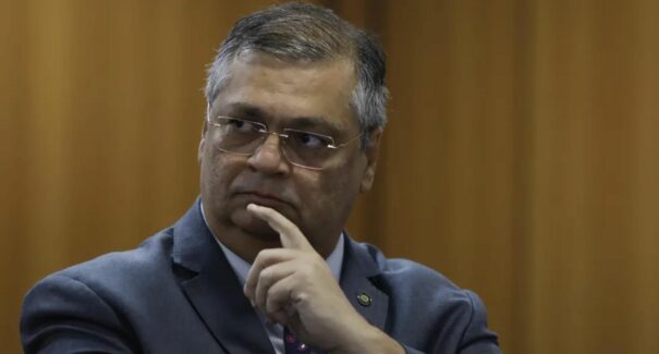 Flavio Dino manda auditar R$ 469 milhões de emendas sem plano de trabalho