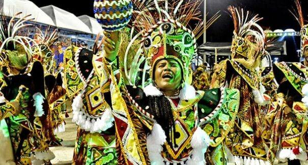 Segundo dia de desfiles na Passarela do Samba, Veja a programação completa