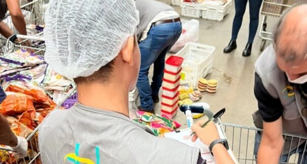 Operação apreende quase uma tonelada de alimentos impróprios para consumo, em Açailândia