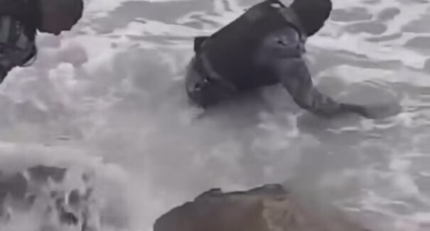 Homem que estava se afogando na praia do Caolho,  foi resgatado pela Polícia Militar em São Luís