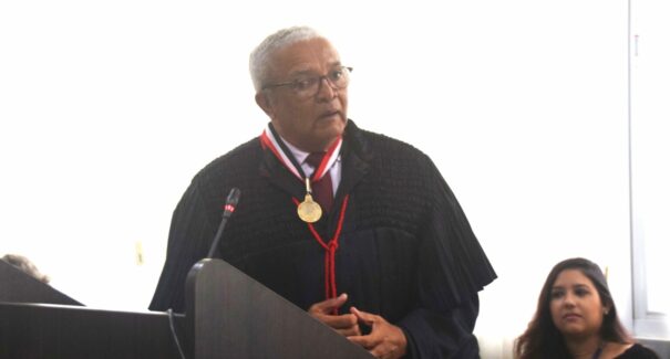 Paulo Avelar é empossado oficialmente no cargo de procurador de justiça