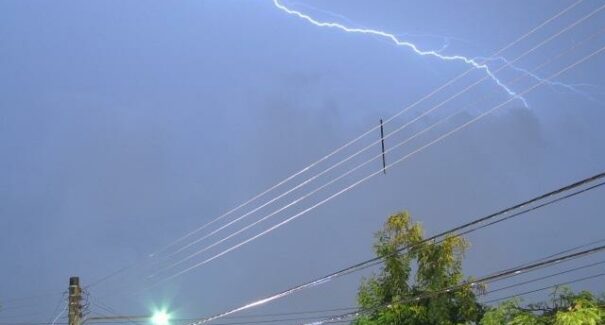 Equatorial Maranhão orienta a população sobre cuidados com energia elétrica no período chuvoso