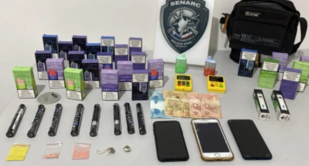 Polícia Civil autua duas pessoas por tráfico de drogas sintéticas e contrabando