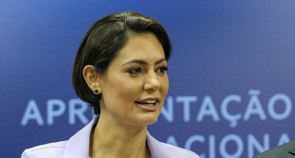 CCJ da Alema aprova título de Cidadã Maranhense para Michelle Bolsonaro