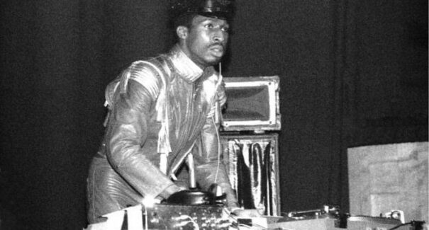 Dia do DJ: conheça a história dos profissionais que agitam a festa