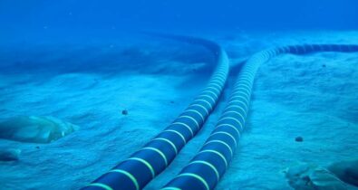 Cabos submarinos de internet são danificados no Mar Vermelho