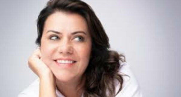 Conheça a brasileira eleita a melhor chef mulher do mundo