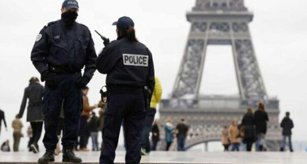 Homem entra com explosivo em consulado do Irã em Paris