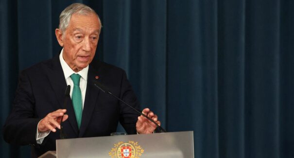 Presidente de Portugal reconhece culpa por escravidão no Brasil e sugere reparação