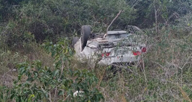 Grave acidente deixa três feridos na BR-402, em Morros