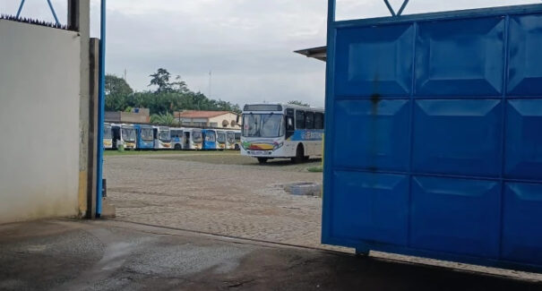 Ônibus semiurbano fazem paralisação na Grande Ilha