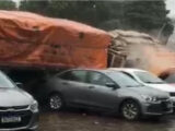 Caminhão atinge mais de 10 carros na BR-135, em São Luís