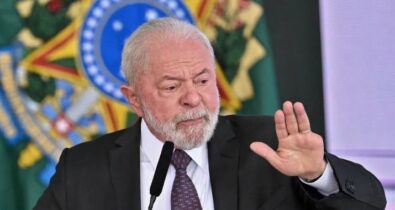Lula lança programa ‘Acredita’, com crédito para Bolsa Família e Desenrola para MEIs