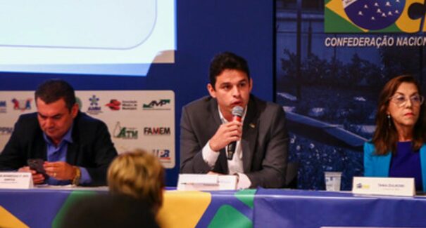 Ivo Rezende participa de Mobilização Municipalista em Brasília pela desoneração da folha de pagamento