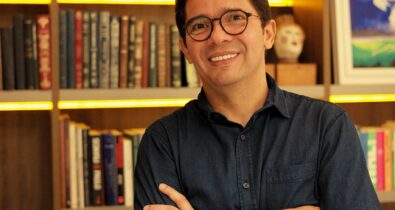 AML lança livro de Félix Alberto Lima e abre debate sobre jornalismo cultural