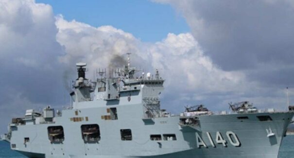 Marinha envia maior navio de guerra da América Latina para ajudar o RS