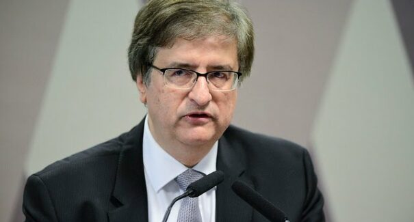 Procurador-Geral da República impõe sigilo a gastos com viagens oficiais