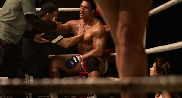 The Rock surge irreconhecível em novo filme