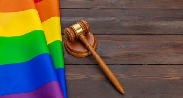 Entidades LGBTQIA+ acionam STF contra leis que proíbem linguagem neutra